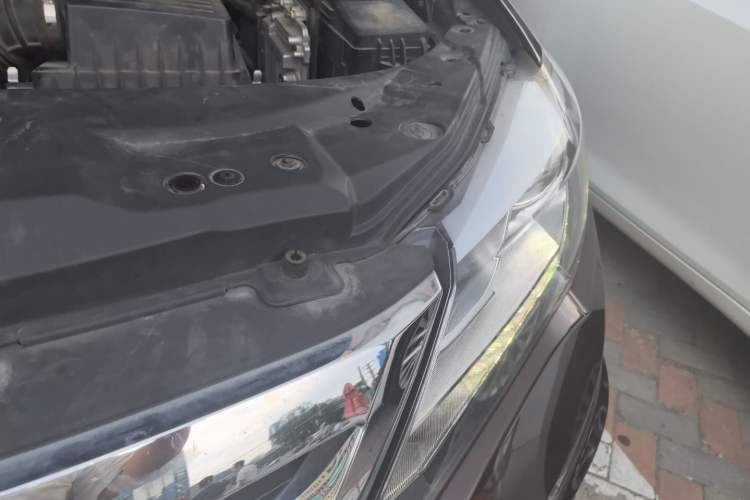Used BYD S7 2016 2.0T Automatic Prestige Plus Engine Bay Left