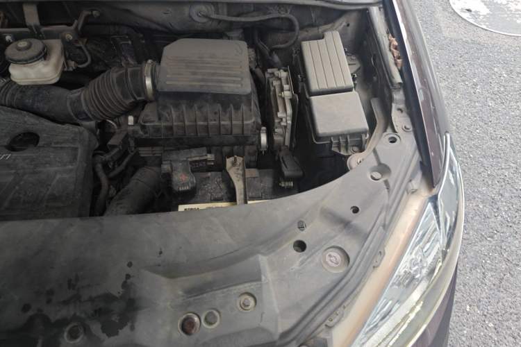 Used BYD S7 2016 2.0T Automatic Prestige Plus Engine Bay Left