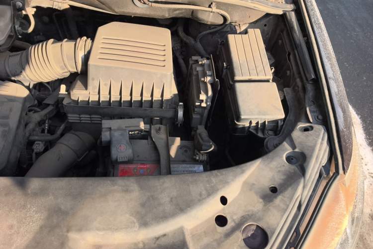 Used BYD S7 2016 2.0T Automatic Prestige Plus Engine Bay Left