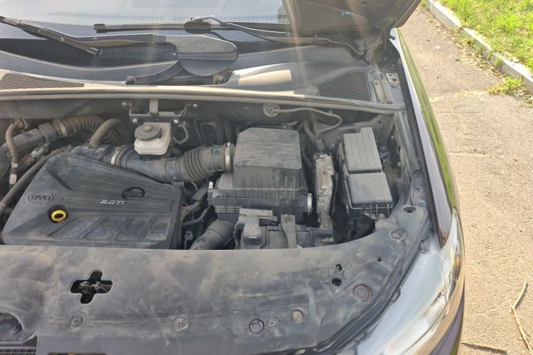 Used BYD S7 2016 2.0T Automatic Prestige Plus Engine Bay Left
