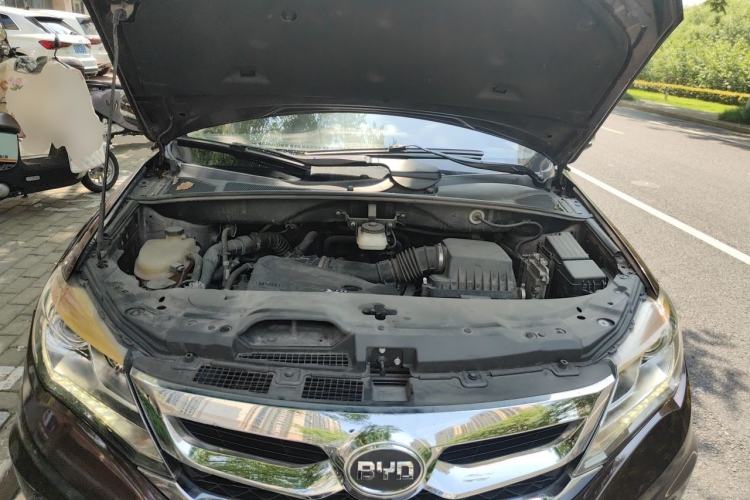 Used BYD S7 2016 2.0T Automatic Prestige Plus Engine Bay
