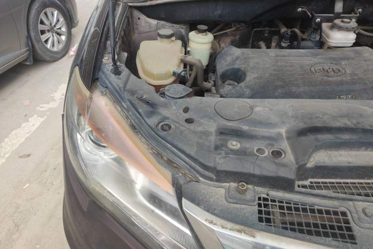 Used BYD S7 2016 1.5T Manual Luxury Edition Engine Bay Right