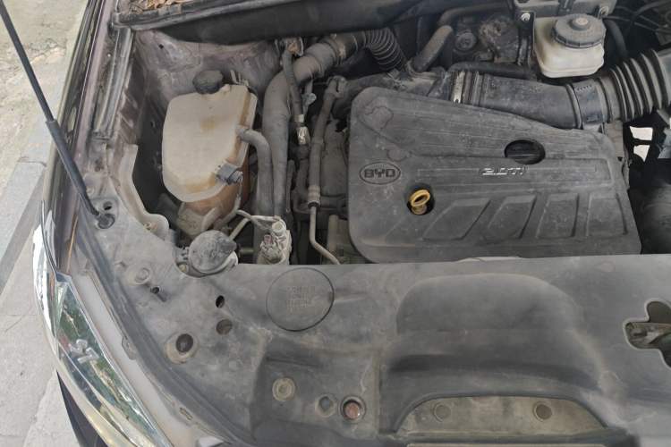 Used BYD S7 2016 2.0T Automatic Prestige Plus Engine Bay Right