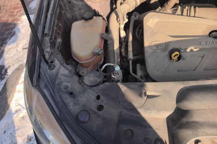 Used BYD S7 2016 2.0T Automatic Prestige Plus Engine Bay Right