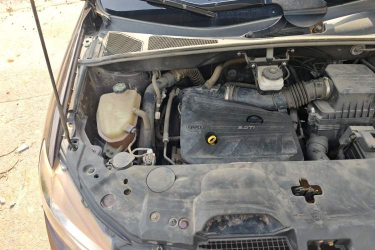 Used BYD S7 2016 2.0T Automatic Prestige Plus Engine Bay Right