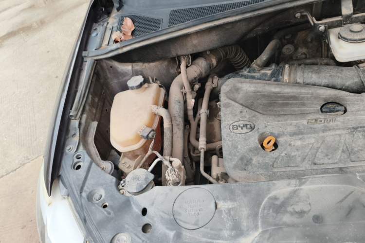 Used BYD S7 2016 2.0T Automatic Prestige Plus Engine Bay Right