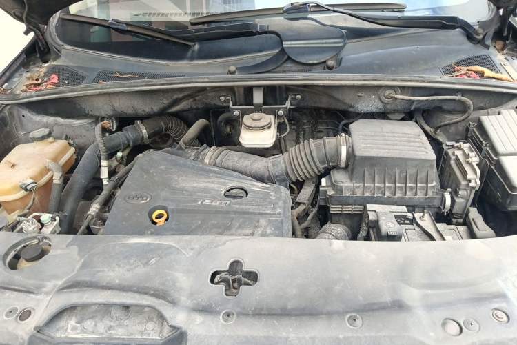 Used BYD S7 2016 2.0T Automatic Prestige Edition Engine Bay
