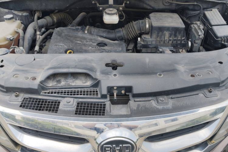 Used BYD S7 2016 2.0T Automatic Prestige Plus Engine Bay