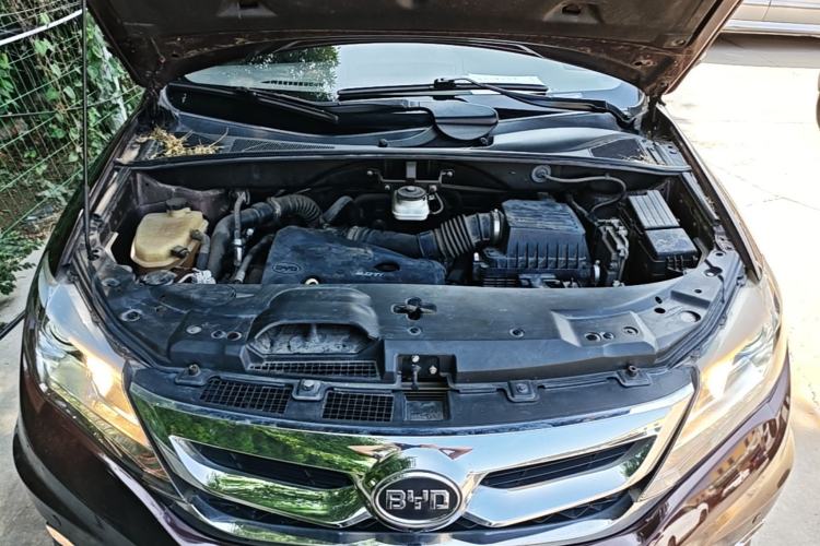 Used BYD S7 2016 2.0T Automatic Prestige Plus Engine Bay