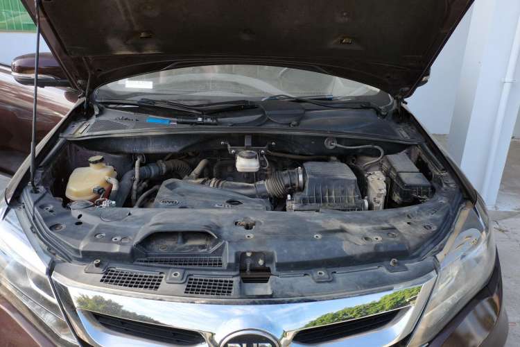 Used BYD S7 2016 2.0T Automatic Prestige Plus Engine Bay