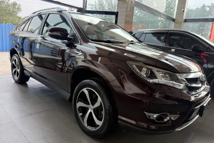Used BYD S7 2016 2.0T Automatic Prestige Plus Exterior 2
