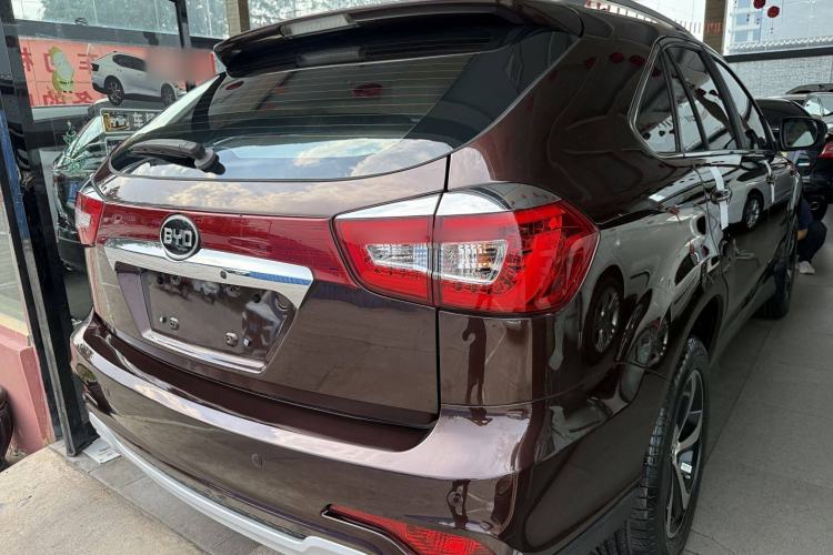 Used BYD S7 2016 2.0T Automatic Prestige Plus Exterior 3