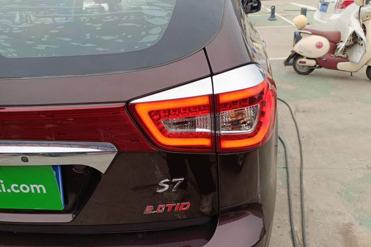 Used BYD S7 2016 2.0T Automatic Prestige Plus Exterior 3