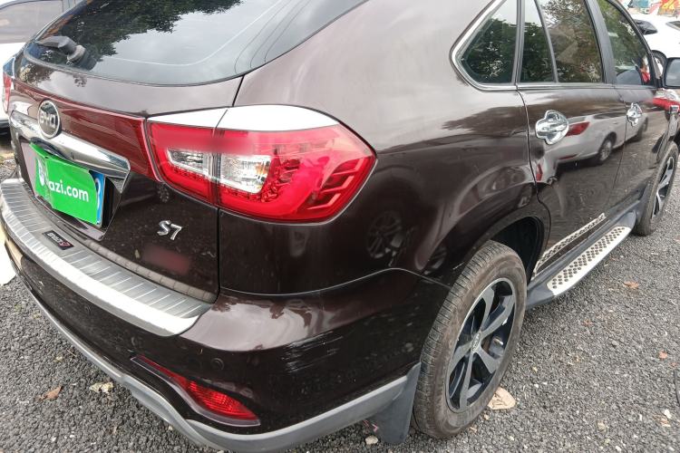 Used BYD S7 2016 2.0T Automatic Prestige Edition Exterior 3