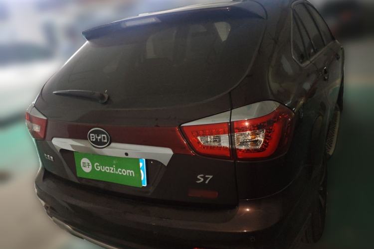 Used BYD S7 2016 2.0T Automatic Flagship Plus Exterior 4