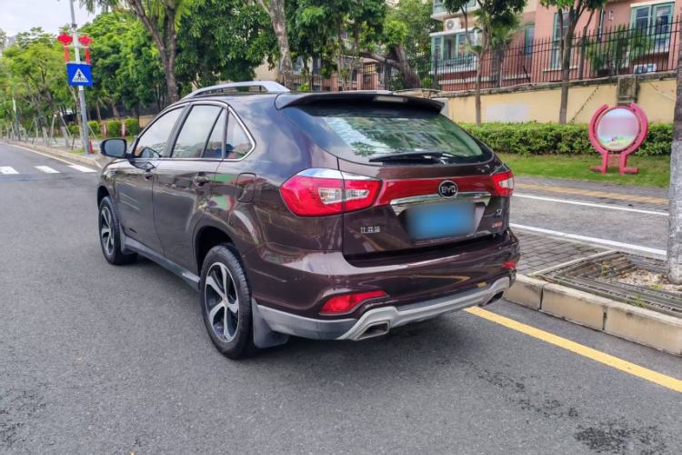 Used BYD S7 2016 2.0T Automatic Prestige Edition Exterior 4