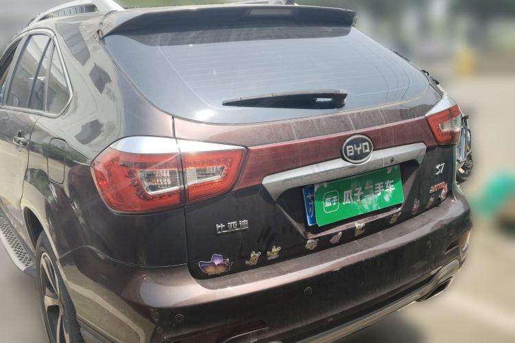 Used BYD S7 2016 2.0T Automatic Prestige Plus Exterior 4
