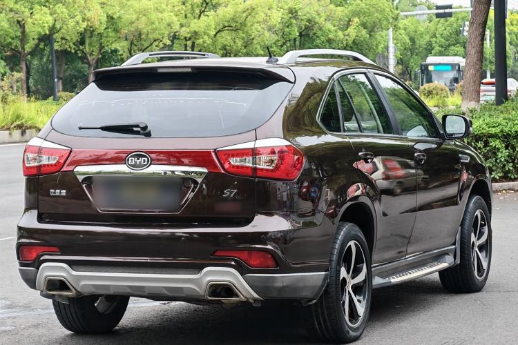 Used BYD S7 2016 2.0T Automatic Flagship Plus Exterior 4