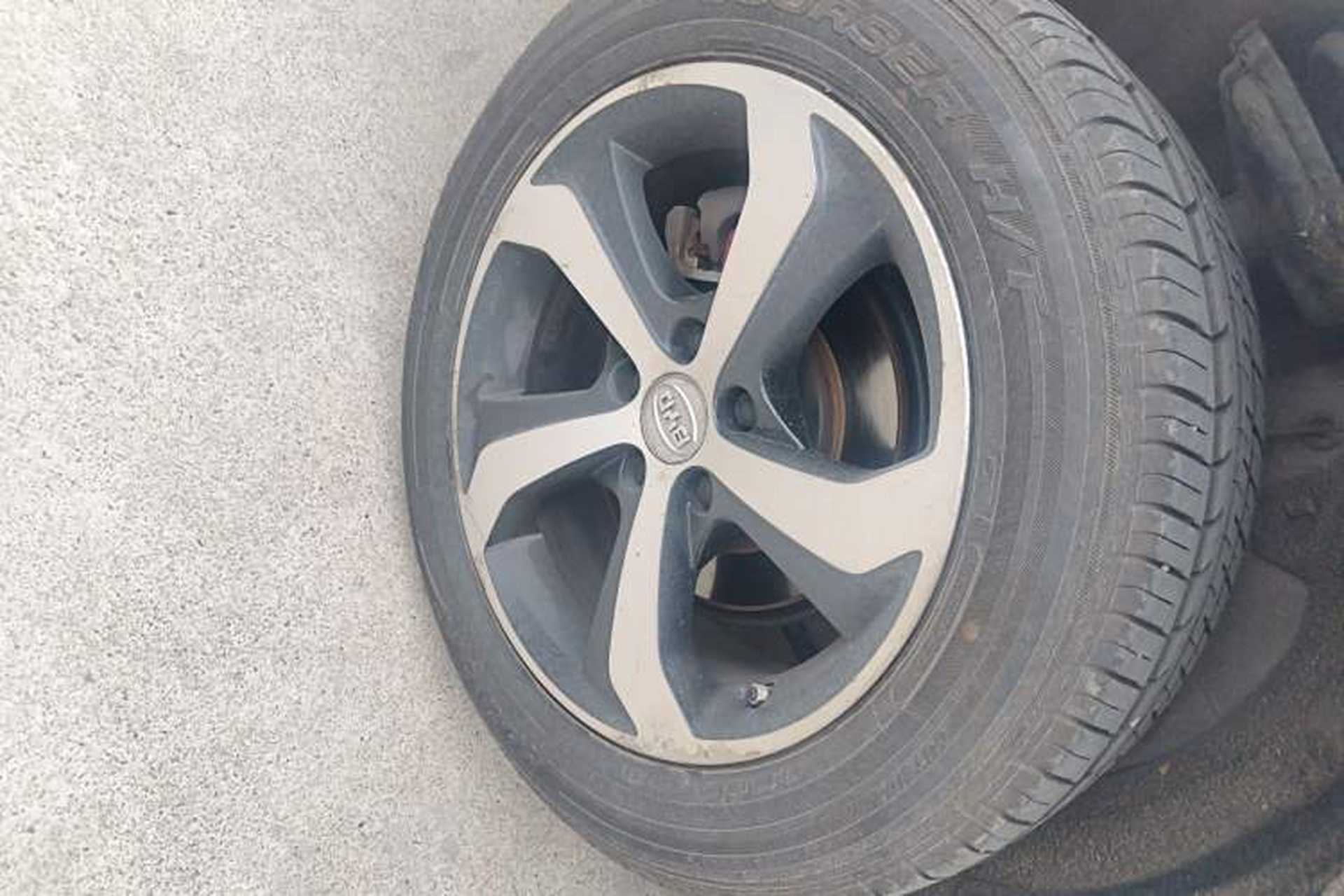 Used BYD S7 2016 2.0T Automatic Prestige Plus Exterior 5