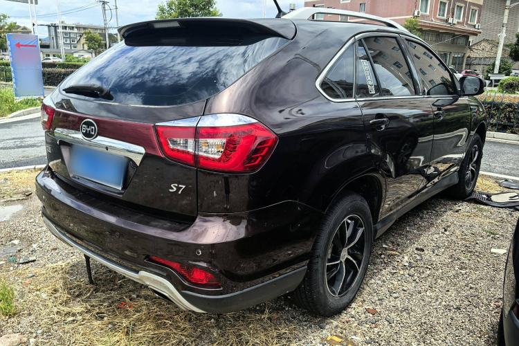 Used BYD S7 2016 1.5T Manual Luxury Edition Exterior 5