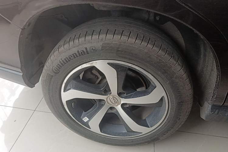 Used BYD S7 2016 2.0T Automatic Prestige Plus Exterior 5