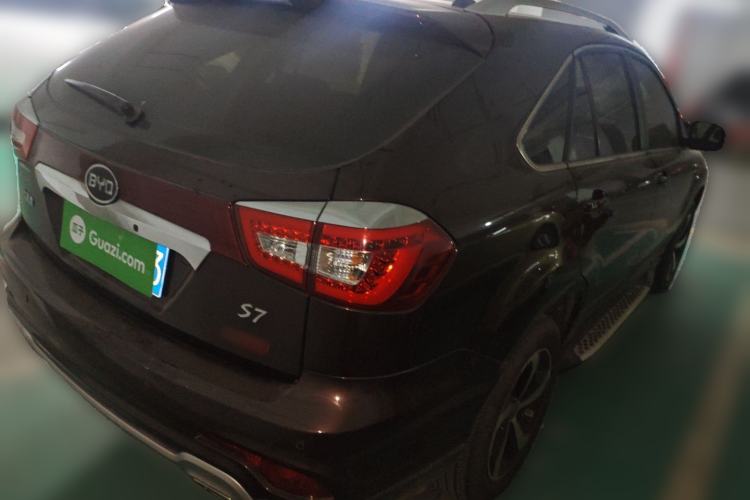 Used BYD S7 2016 2.0T Automatic Flagship Plus Exterior 5