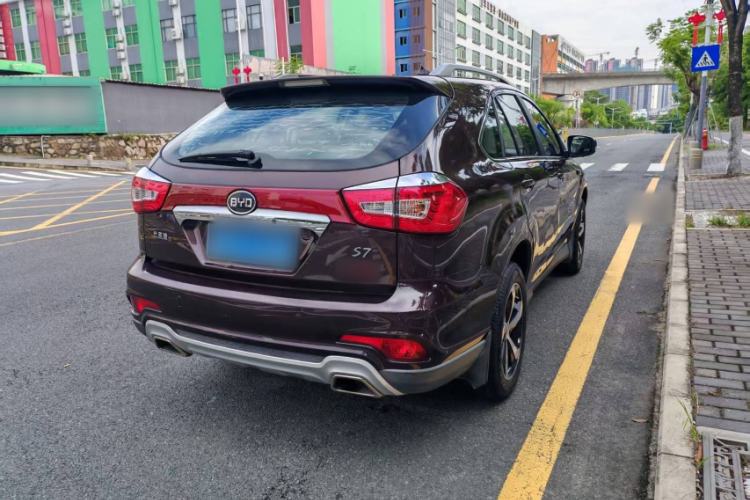 Used BYD S7 2016 2.0T Automatic Prestige Edition Exterior 5