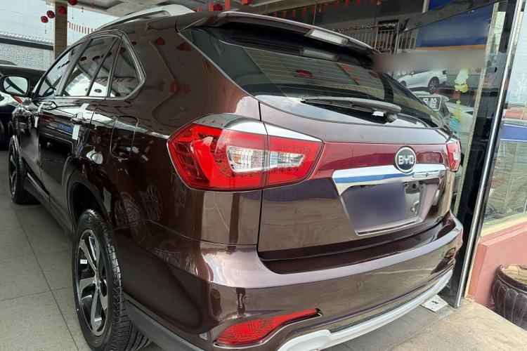 Used BYD S7 2016 2.0T Automatic Prestige Plus Exterior 5