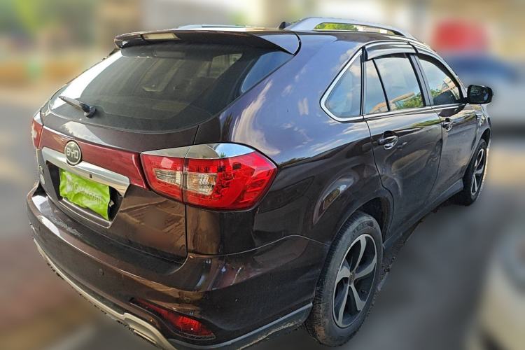 Used BYD S7 2016 2.0T Automatic Prestige Plus Exterior 5