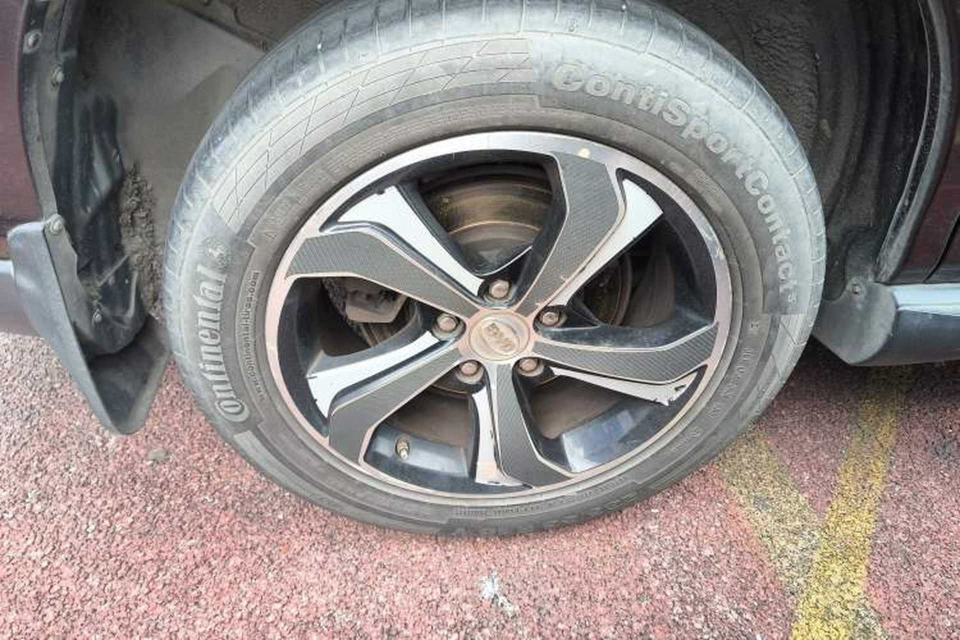 Used BYD S7 2016 2.0T Automatic Prestige Plus Exterior 5