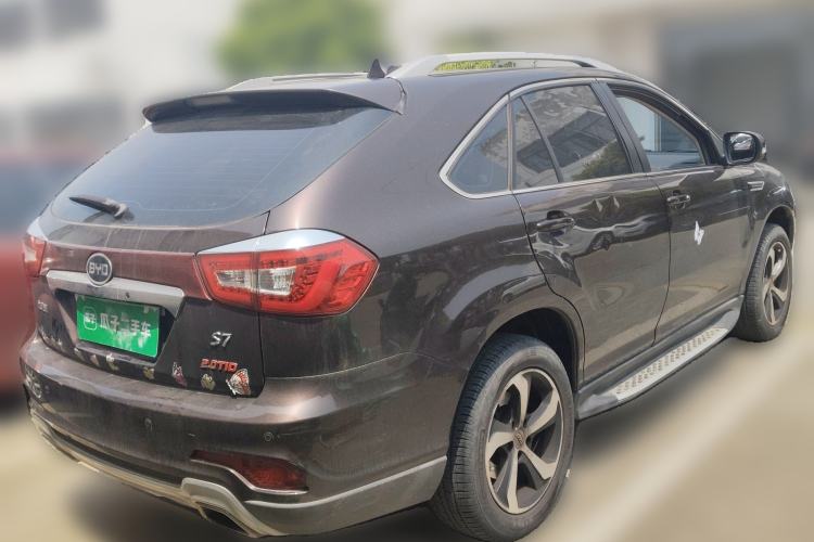 Used BYD S7 2016 2.0T Automatic Prestige Plus Exterior 5