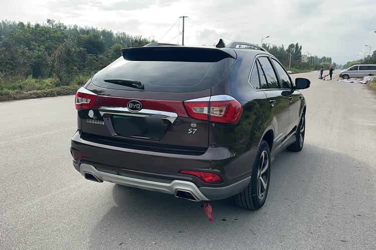 Used BYD S7 2016 2.0T Automatic Prestige Plus Exterior 6