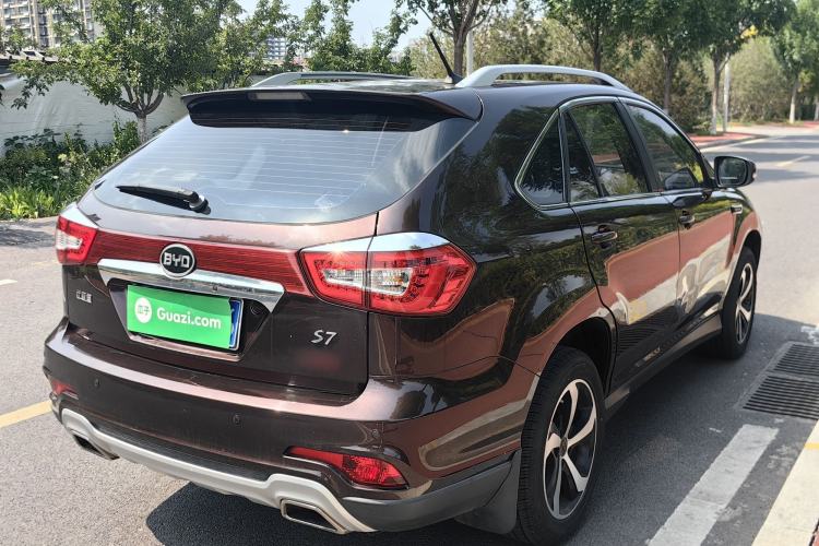 Used BYD S7 2016 2.0T Automatic Prestige Plus Exterior 7