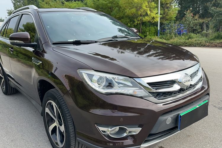 Used BYD S7 2016 2.0T Automatic Prestige Plus Exterior 8