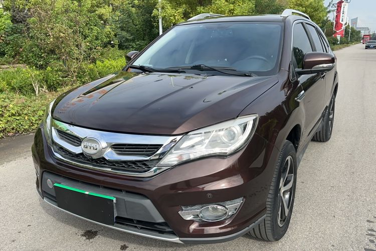 Used BYD S7 2016 2.0T Automatic Prestige Plus Exterior 9