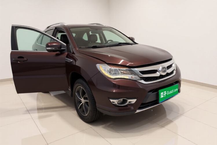 Used BYD S7 2016 1.5T Manual Luxury Edition Front Right 45 Deg