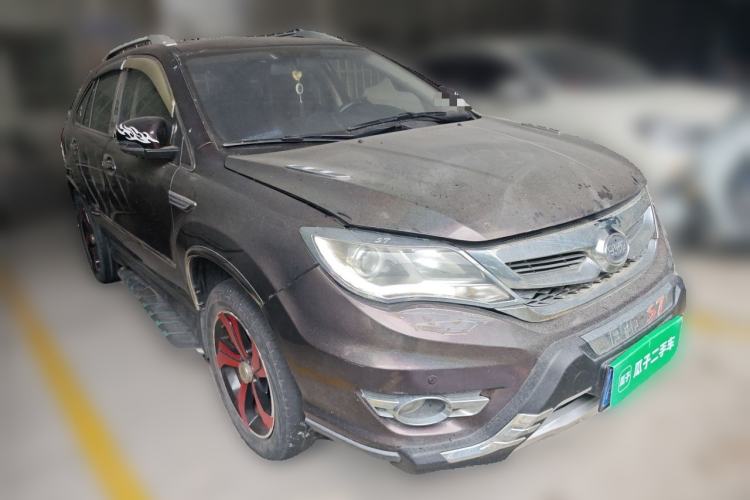 Used BYD S7 2016 2.0T Automatic Prestige Edition Front Right 45 Deg