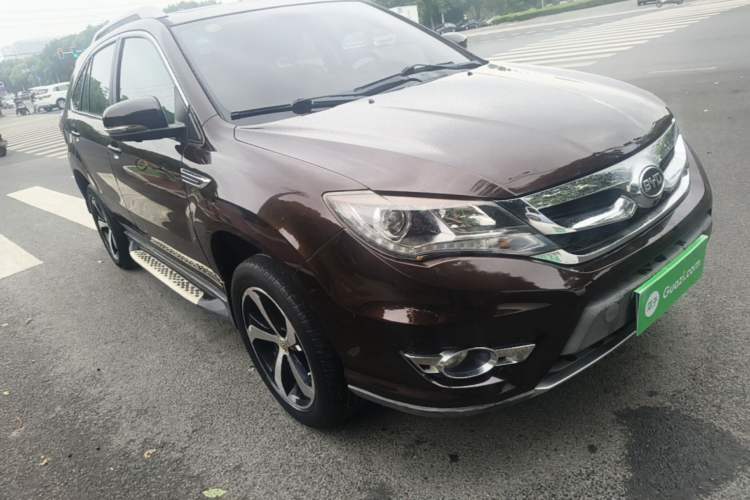Used BYD S7 2016 2.0T Automatic Flagship Plus Front Right 45 Deg