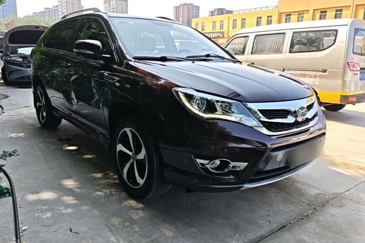 Used BYD S7 2016 2.0T Automatic Prestige Plus Front Right 45 Deg
