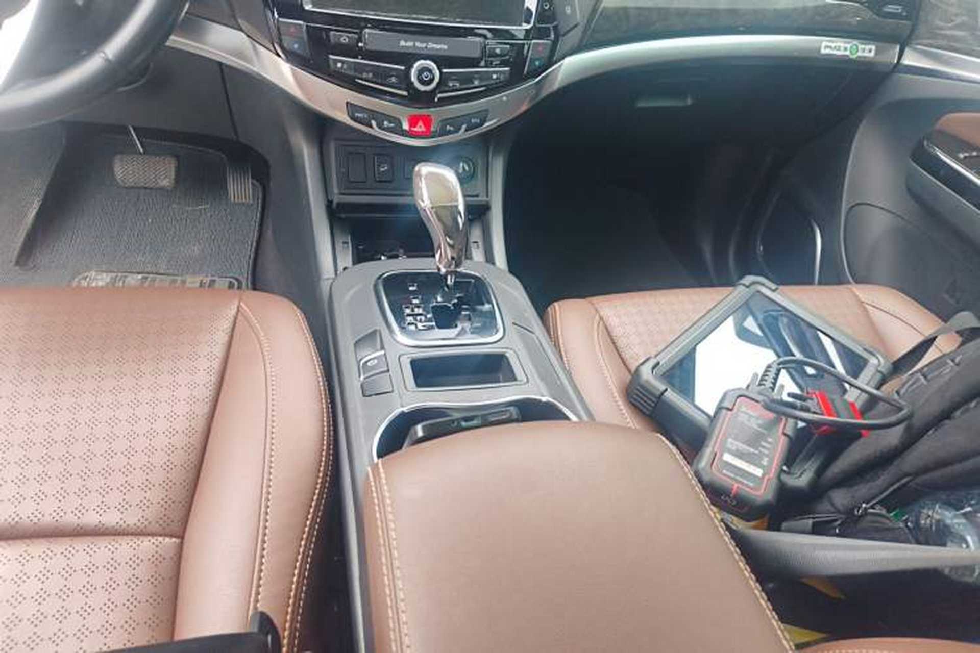 Used BYD S7 2016 2.0T Automatic Prestige Plus Gear Lever