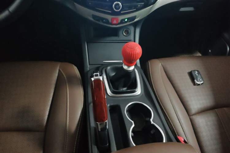 Used BYD S7 2016 1.5T Manual Luxury Edition Gear Lever