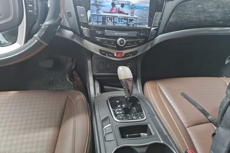 Used BYD S7 2016 2.0T Automatic Prestige Plus Gear Lever