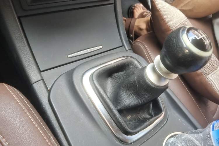 Used BYD S7 2016 1.5T Manual Luxury Edition Gear Lever