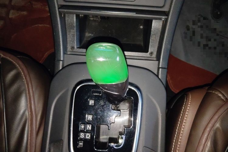 Used BYD S7 2016 2.0T Automatic Prestige Plus Gear Lever