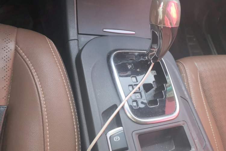 Used BYD S7 2016 2.0T Automatic Prestige Plus Gear Lever