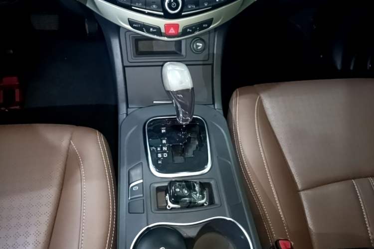Used BYD S7 2016 2.0T Automatic Prestige Edition Gear Lever