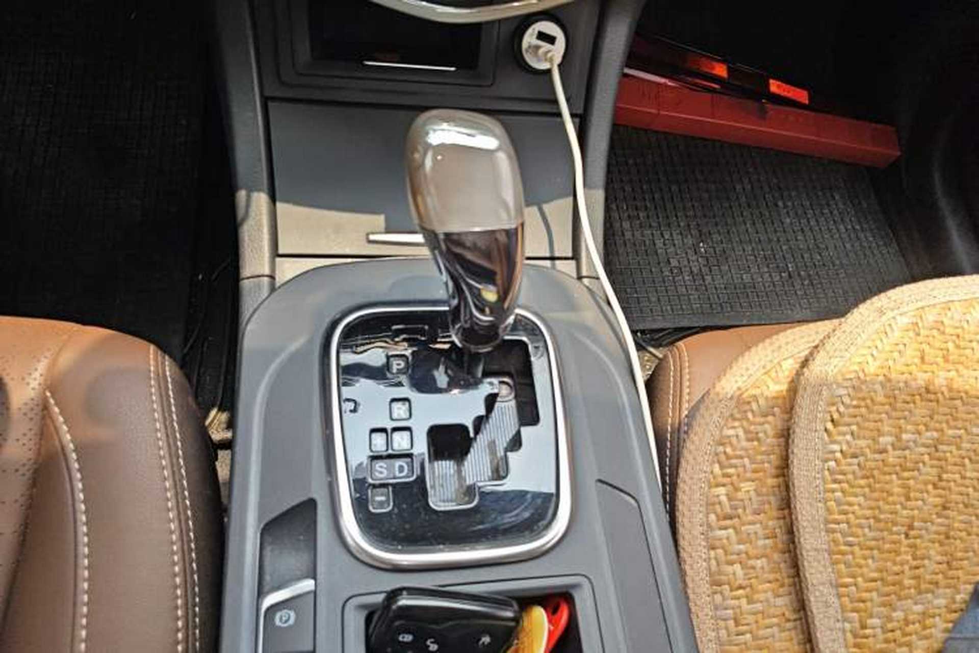 Used BYD S7 2016 2.0T Automatic Prestige Edition Gear Lever
