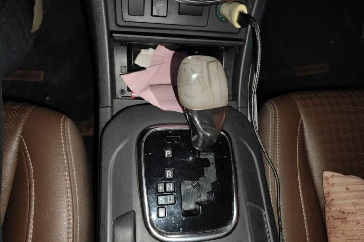 Used BYD S7 2016 2.0T Automatic Prestige Plus Gear Lever