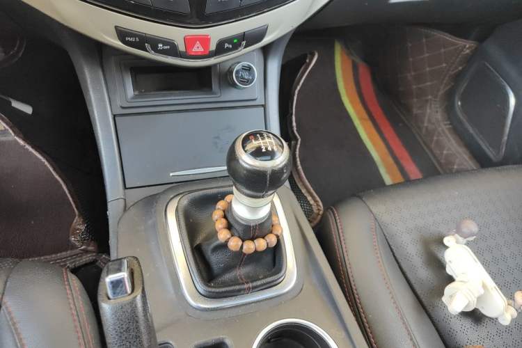 Used BYD S7 2016 1.5T Manual Luxury Edition Gear Lever