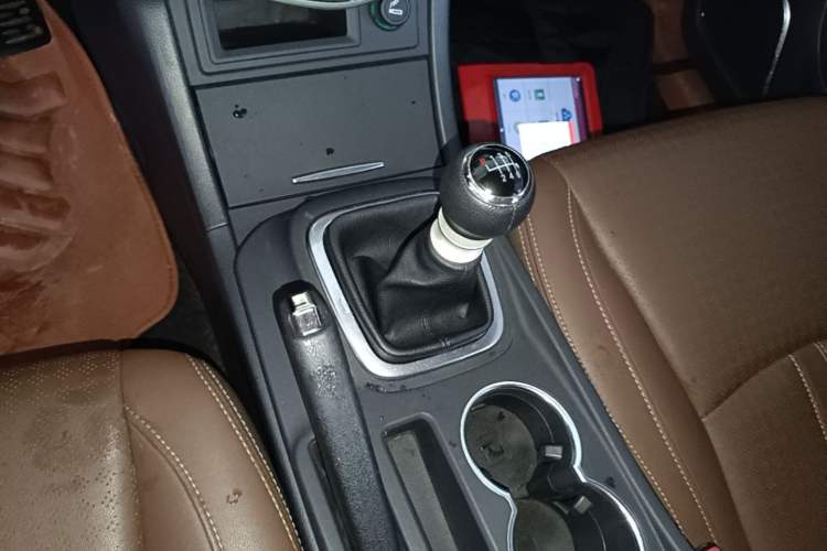 Used BYD S7 2016 1.5T Manual Luxury Edition Gear Lever